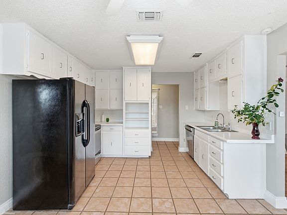 5th image of 2915 Post Oak Ct