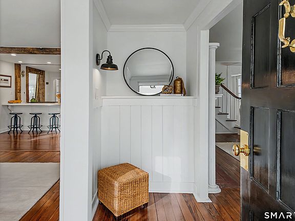 4th image of 371 Wilton Road West