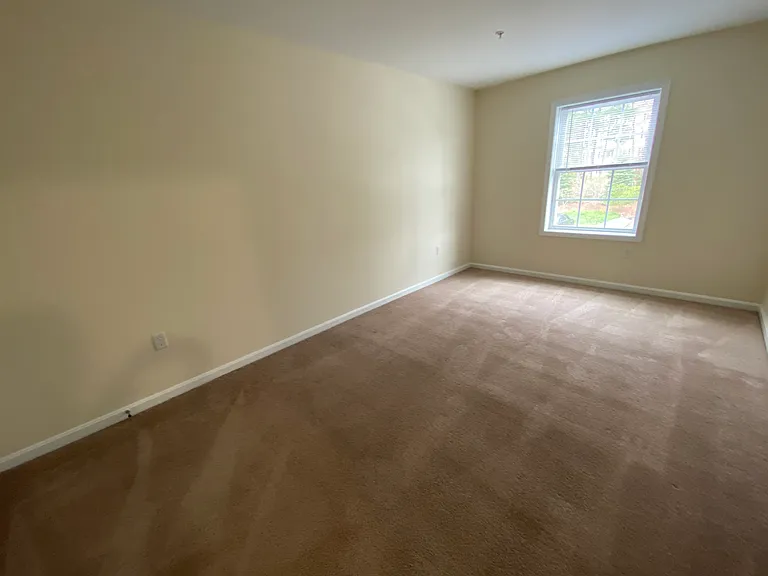 Redstone Apartments — Photo 30