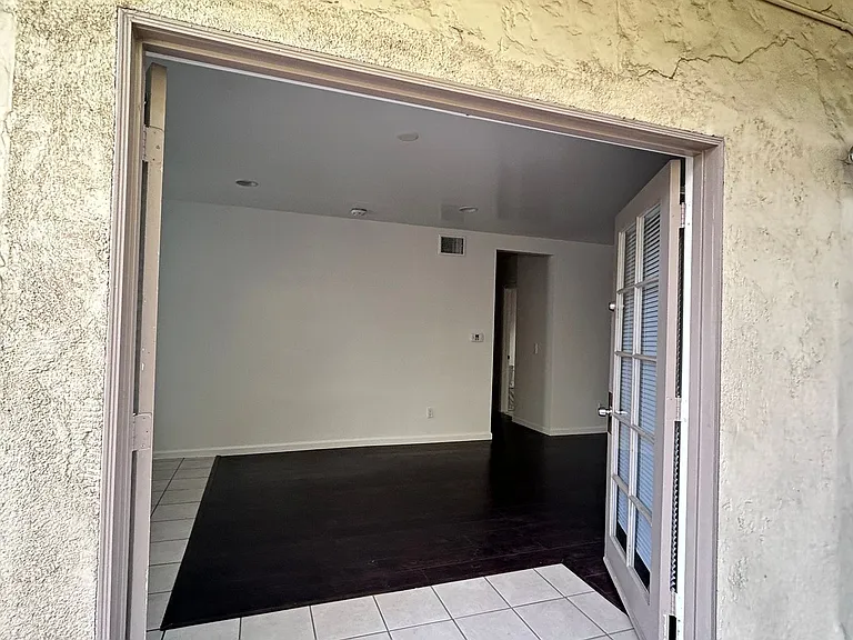 3937 Long Beach Blvd — Photo 3