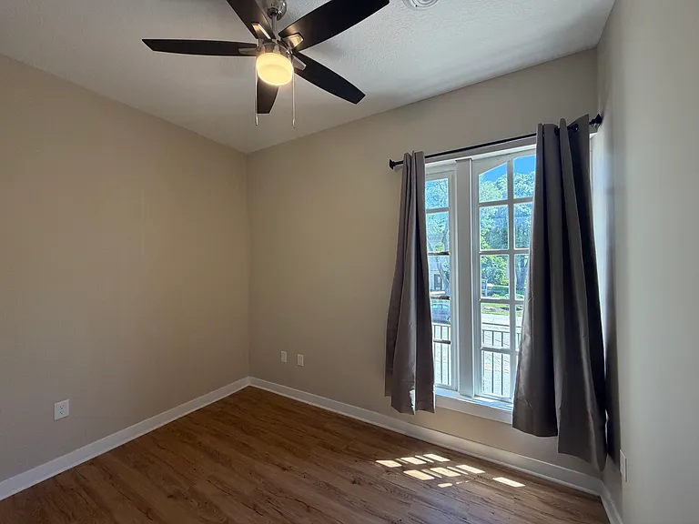 400 N Main St #201 — Photo 7