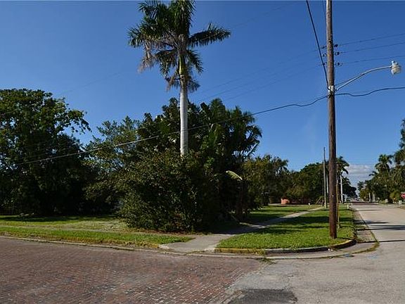 2nd image of 307 McGregor St