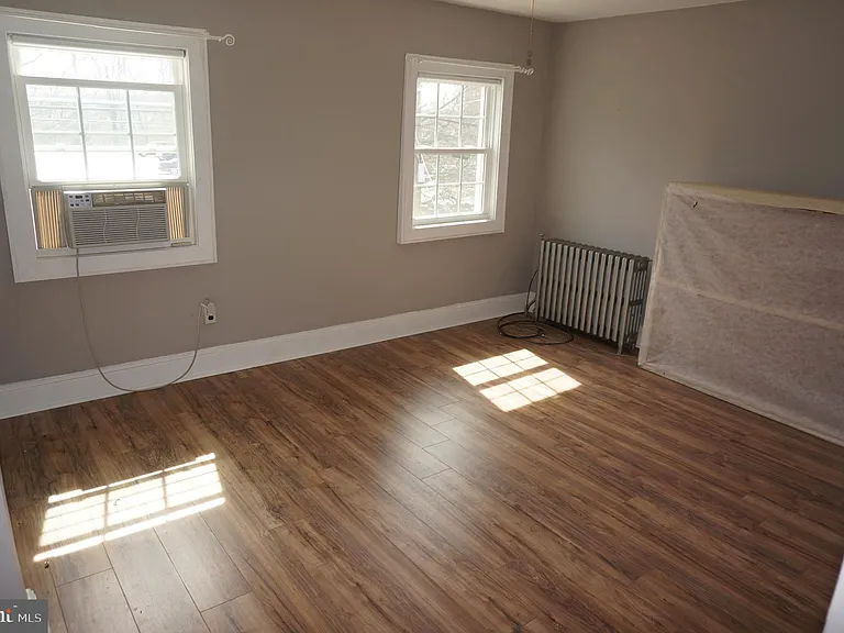 535 Sandy St — Photo 12