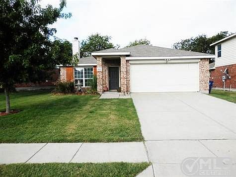1st image of 400 Dogwood Dr