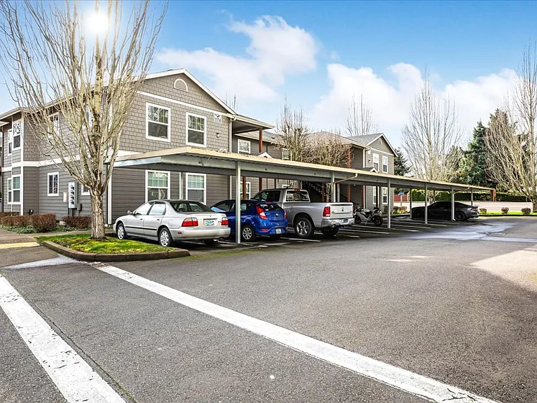 Hawk's Point Apartments — Photo 17