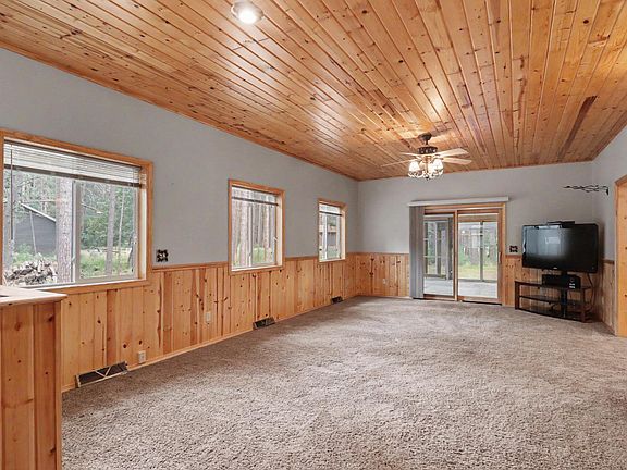 4th image of 8138 Rainbow Dr E