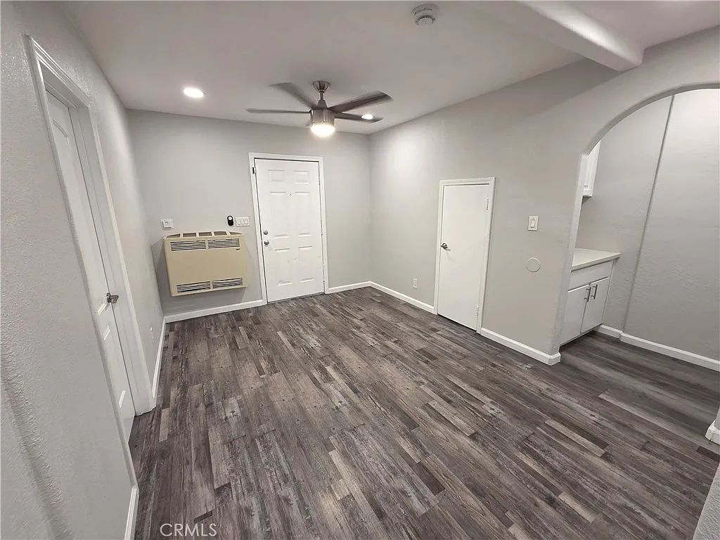 2 bed, 625 sqft, $2,100 — Photo 3