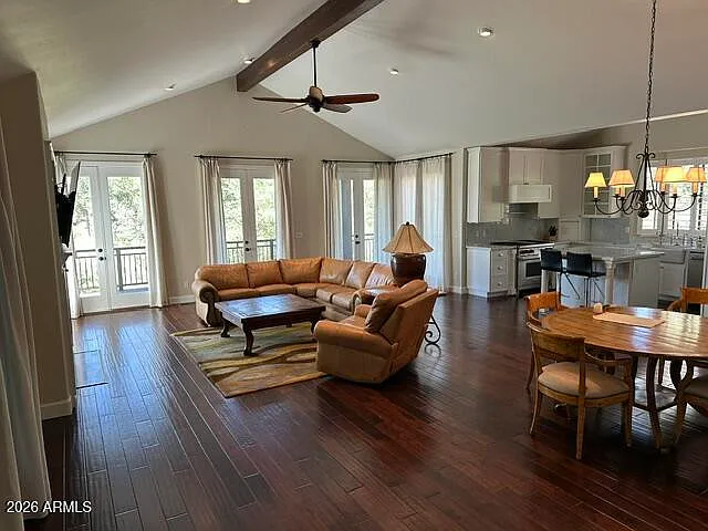 2201 E Grapevine Dr — Photo 2