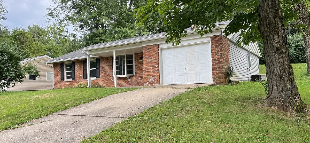 Building Photo - 3301 N Valleyview Dr