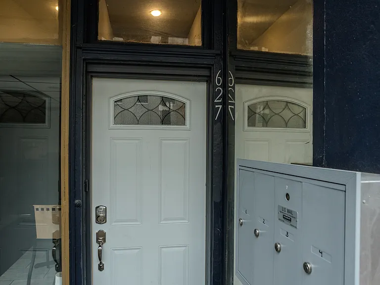 627 Main St #3 — Photo 3