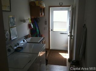 305 Knollwood Way, Jacksonville, IL 62650