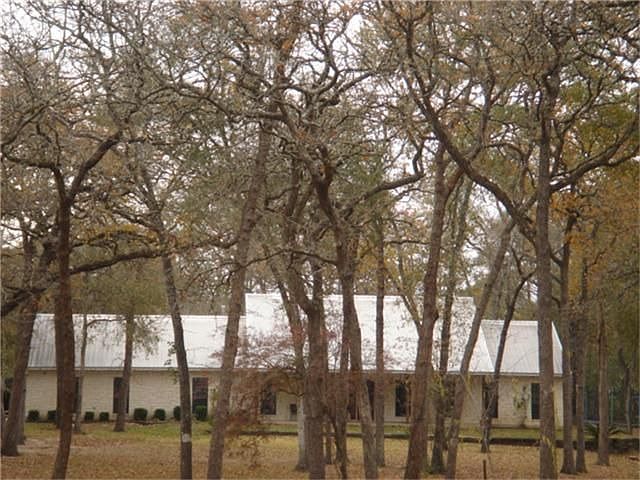 2nd image of 719 Piney Creek Rd
