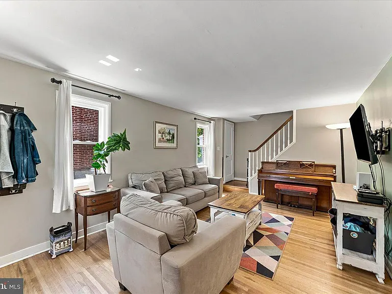 416 Valley View Rd — Photo 16