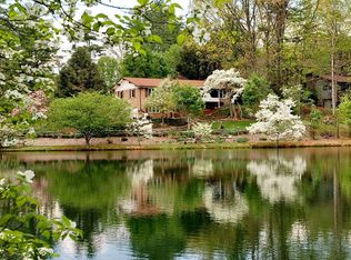 89 W Fox Chase Rd, Asheville, NC 28804