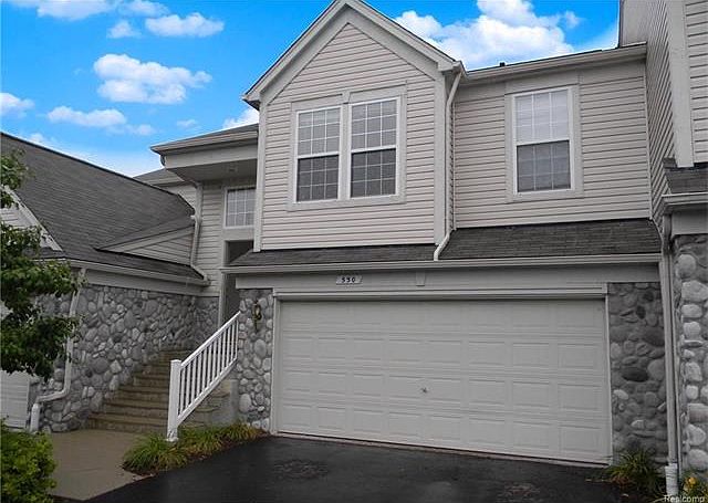 1st image of 550 Dockside Cir #1