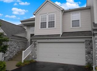 550 Dockside Cir #1, Holly, MI 48442