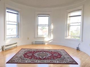 92 Elm St, Quincy, MA 02169