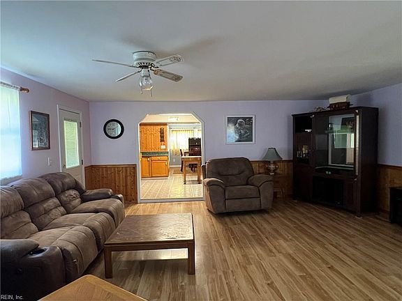 5th image of 203 Watkins Mill Rd