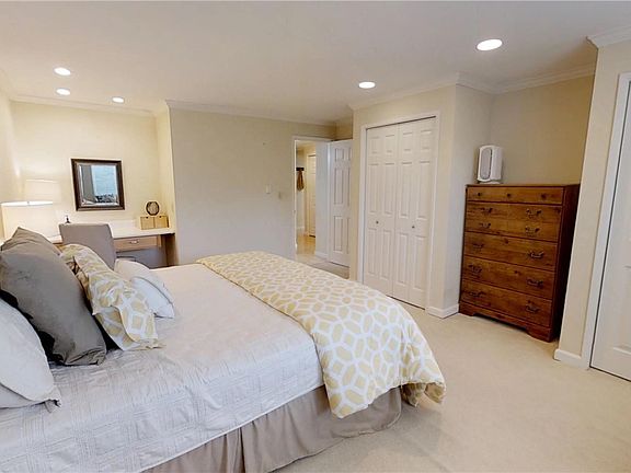 2nd image of 2920 76th Ave SE APT 103