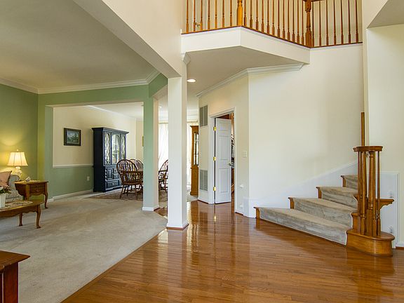 2 story foyer entry