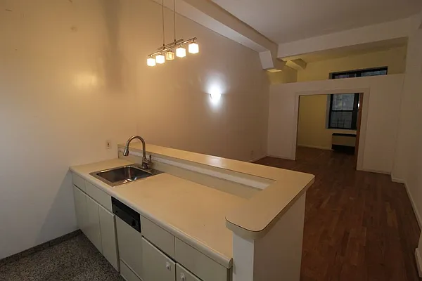 Rented by Mossanen Group | media 16