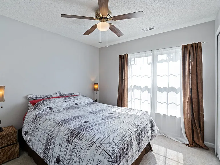 102 Bermuda Green Dr — Photo 13