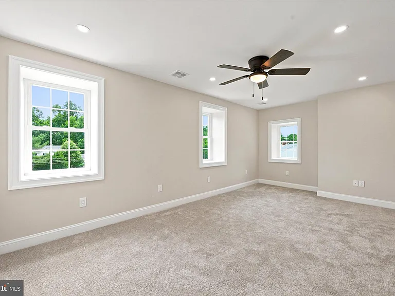 1512 Naamans Creek Rd — Photo 18