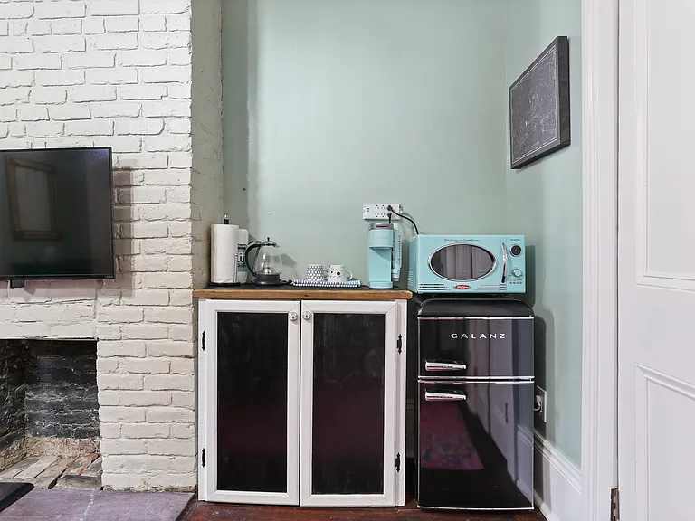 1124 Jackson Ave #4 — Photo 9