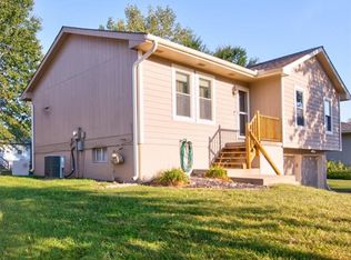 1313 Susan St, Kearney, MO 64060