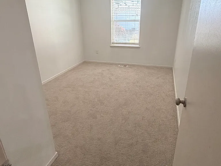 1010 E Mystery Dr — Photo 9
