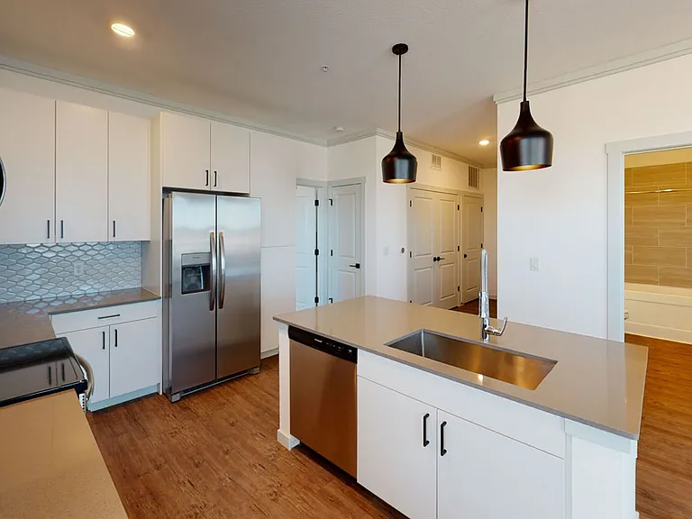 The Prospector Apartments — Photo 8