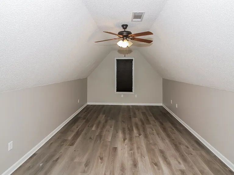 55 Lakewood Cv — Photo 11