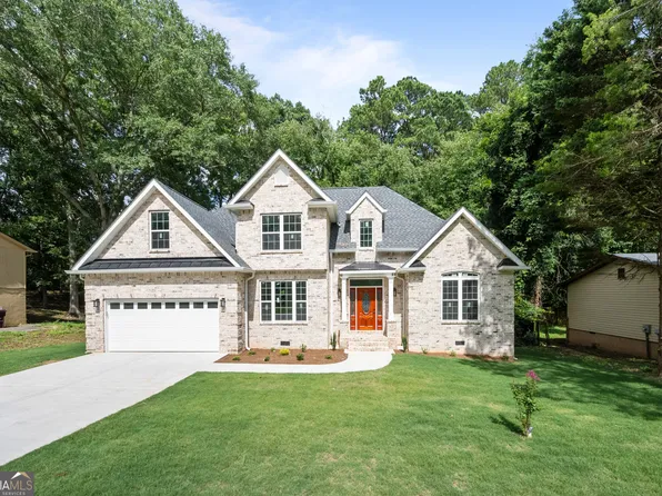 6146 Fieldcrest Dr, Morrow, GA 30260