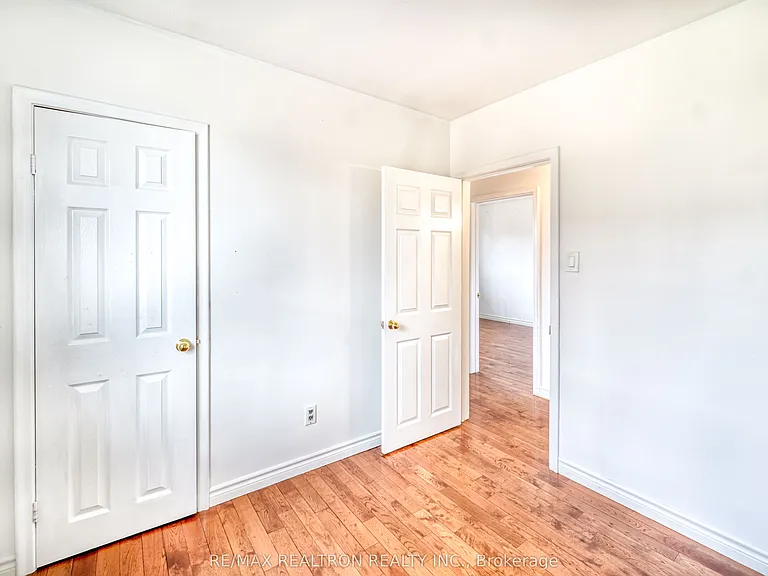 93 Mountland Dr #MAIN FLOOR — Photo 20