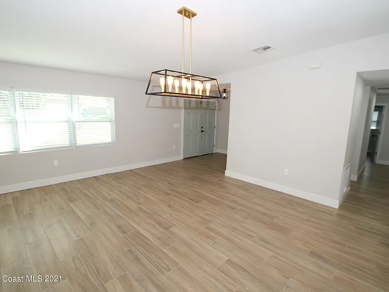 580 Pine Tree Dr — Photo 7
