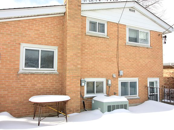 4th image of 353 Pine Ave