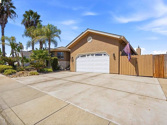 2nd image of 4841 Spinnaker Way