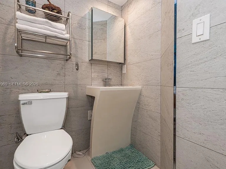 2301 Collins Ave #1111 — Photo 21
