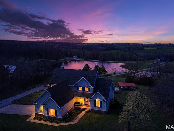 2nd image of 134 Autumn Rdg