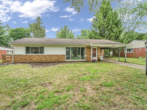 2480 Walce Dr, West Bloomfield, MI 48324