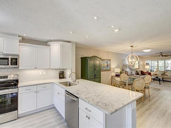 4th image of 2264 Lark Cir W APT E