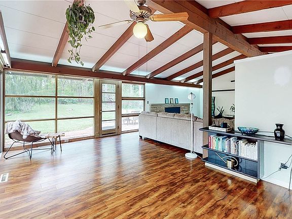4th image of 35990 Timberlane Dr
