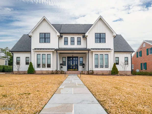 113 Camp Morehead Drive, Morehead City, NC 28557