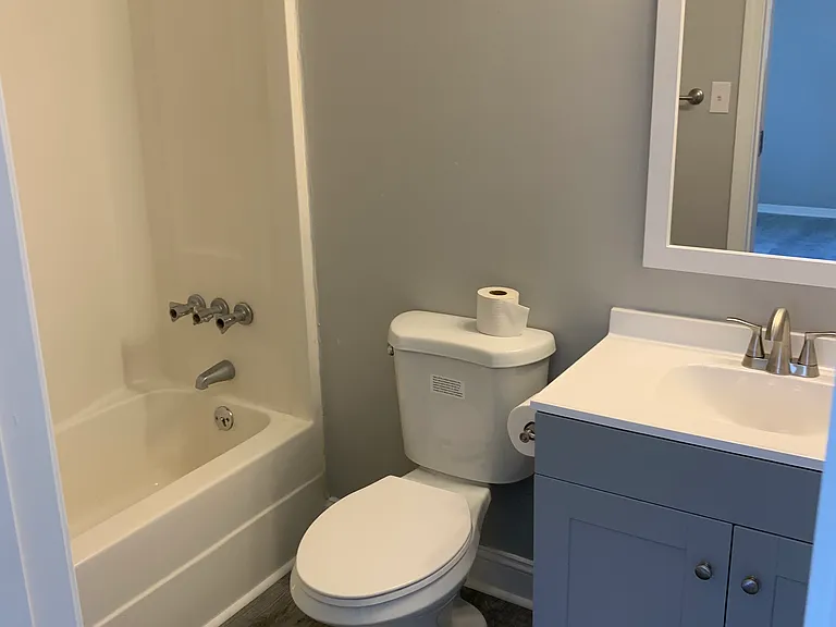 111 Greentree Dr — Photo 11