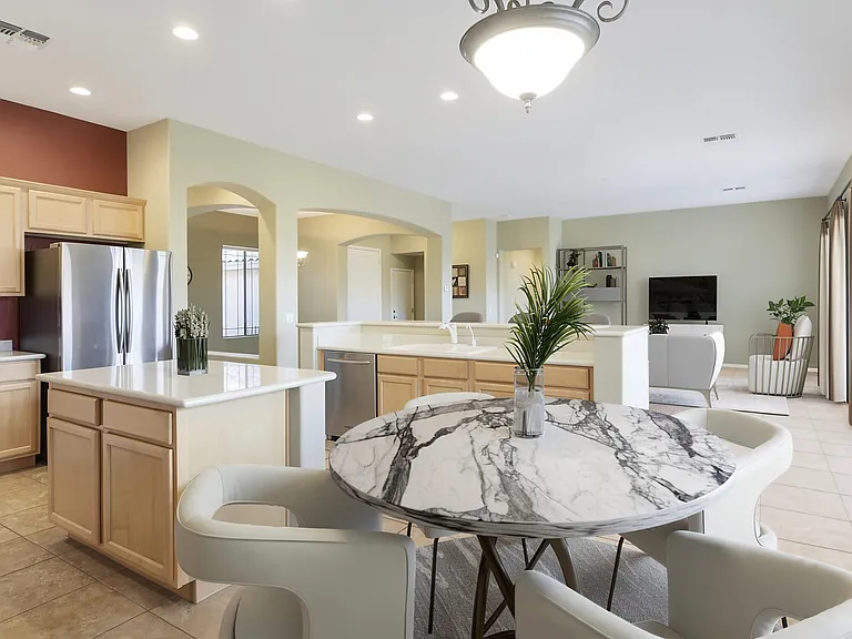4424 E Palmdale Ln — Photo 7