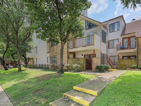 2nd image of 2312 Balsam Dr APT A105