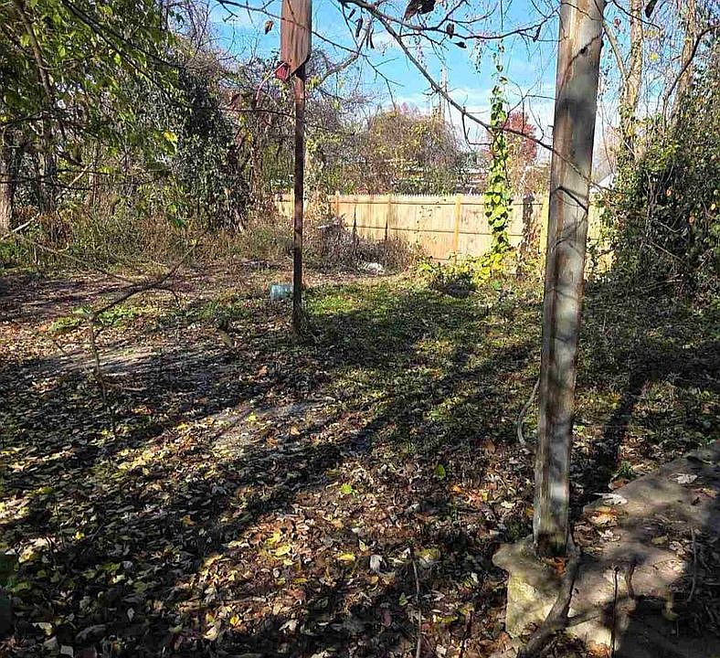 2nd image of 203 N 75th St