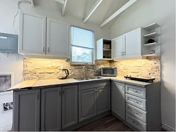 105 Uno Dr #2
