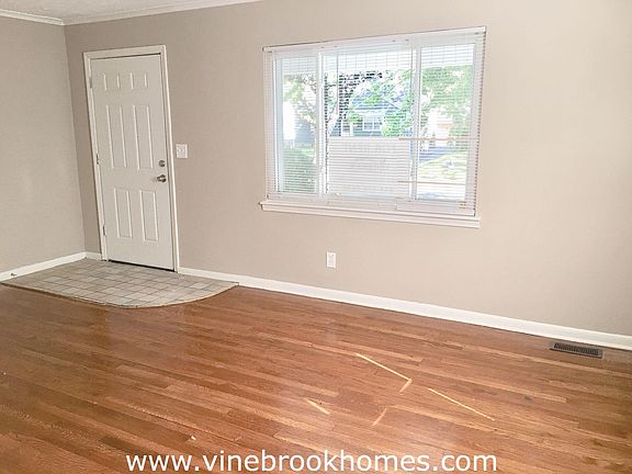 3rd image of 3397 Dresden St