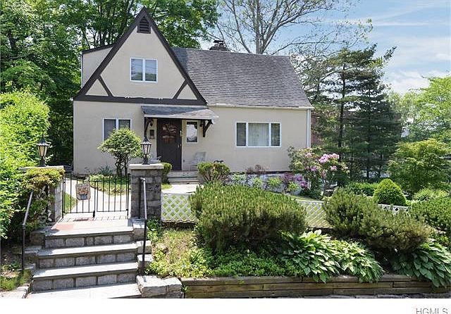 1st image of 18 Lakeview Ave